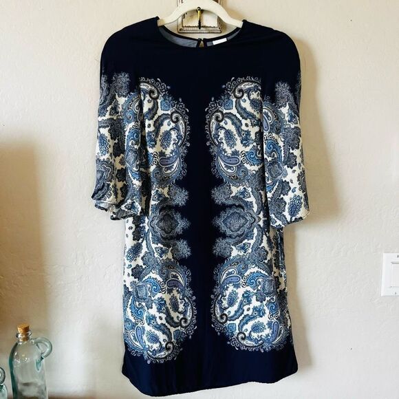 H&M Dresses & Skirts - H&M Navy‎ blue and white dress shirt paisley print 3/4 bell sleeves strai…